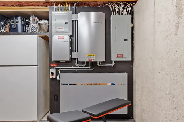 $739,000 | 162 Tiffany Lane, Manchester, NH 03104