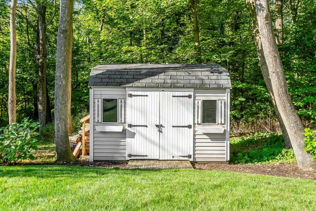 $739,000 | 162 Tiffany Lane, Manchester, NH 03104