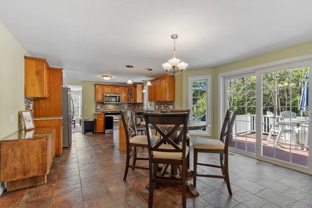 $739,000 | 162 Tiffany Lane, Manchester, NH 03104