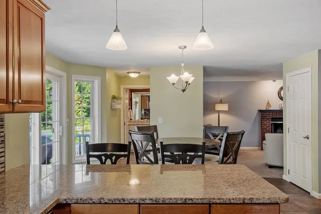 $739,000 | 162 Tiffany Lane, Manchester, NH 03104