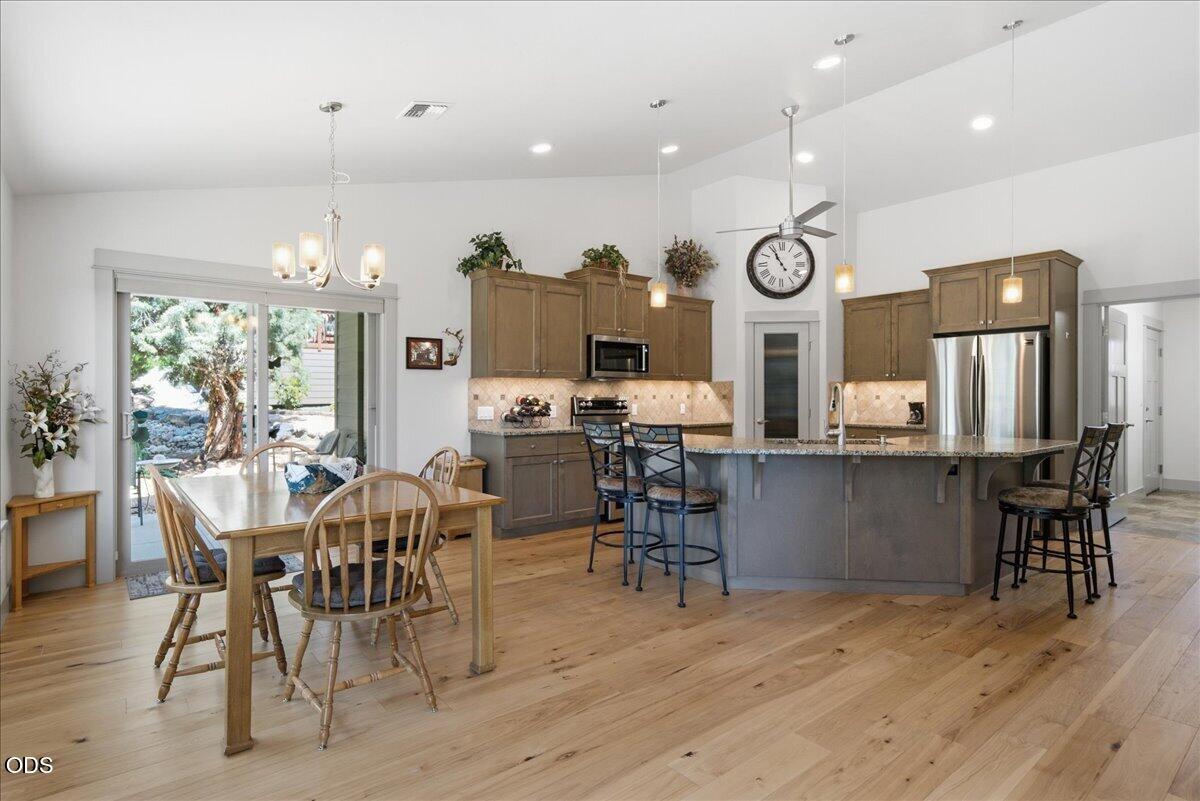 1726 Turnstone Road Redmond, OR 97756 - Photo 5 of 58