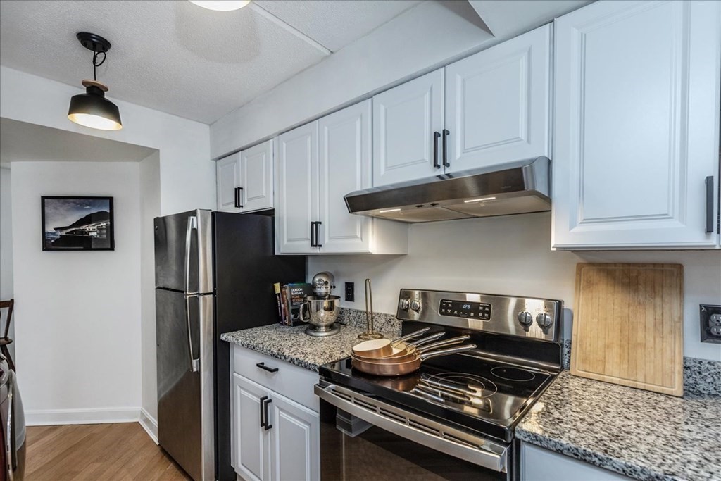 60 Rantoul Street, Unit 115N Beverly, MA 01915 - Photo 11 of 39 Gallery Image 11
