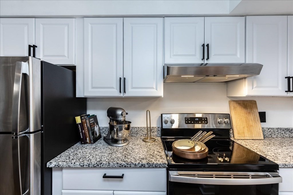 60 Rantoul Street, Unit 115N Beverly, MA 01915 - Photo 12 of 39 Gallery Image 12