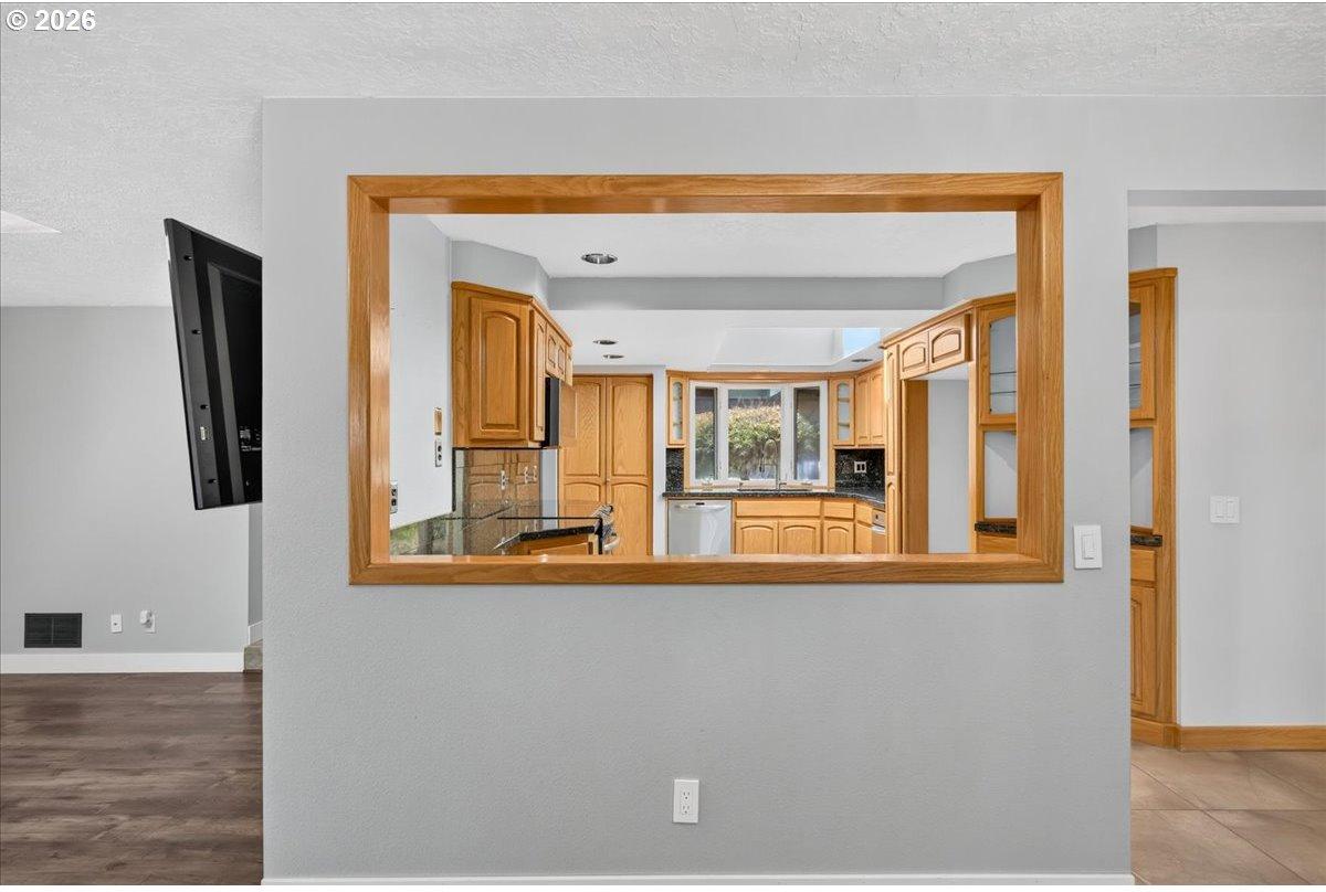 3038 Southeast Rood Court Hillsboro, OR 97123 - Photo 15 of 46 Gallery Image 15