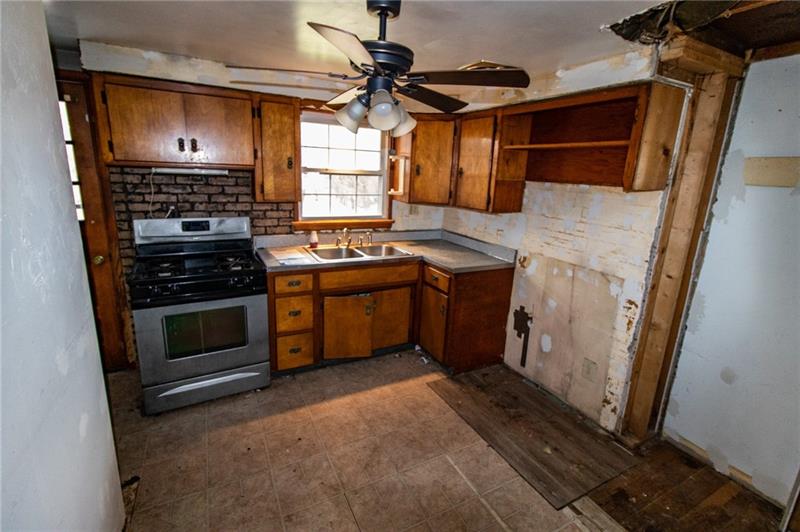 566 Spruce Hollow Road Vandergrift, PA 15690 - Photo 8 of 13 Gallery Image 8