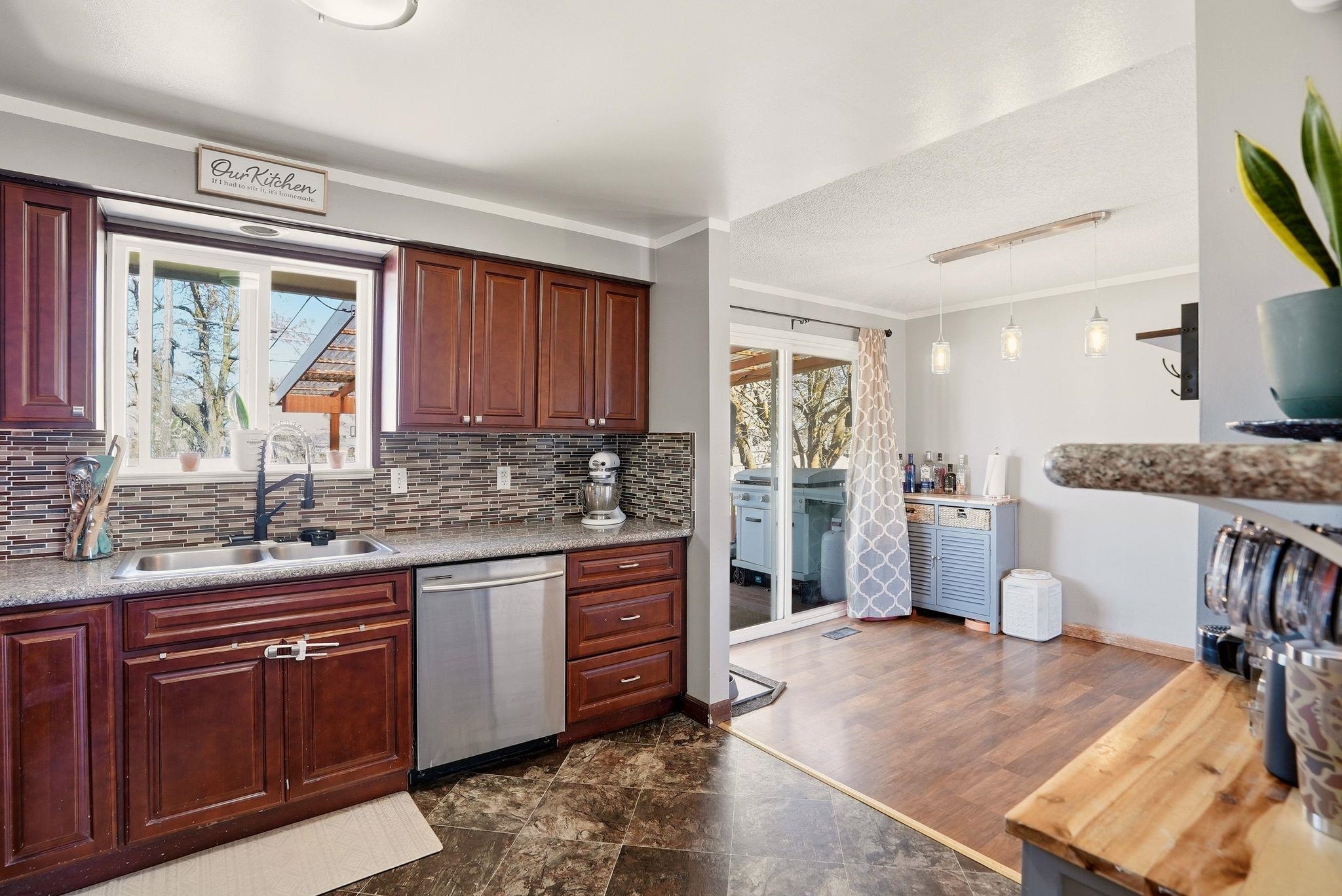 1409 East Gordon Court Spokane, WA 99207 - Photo 13 of 32