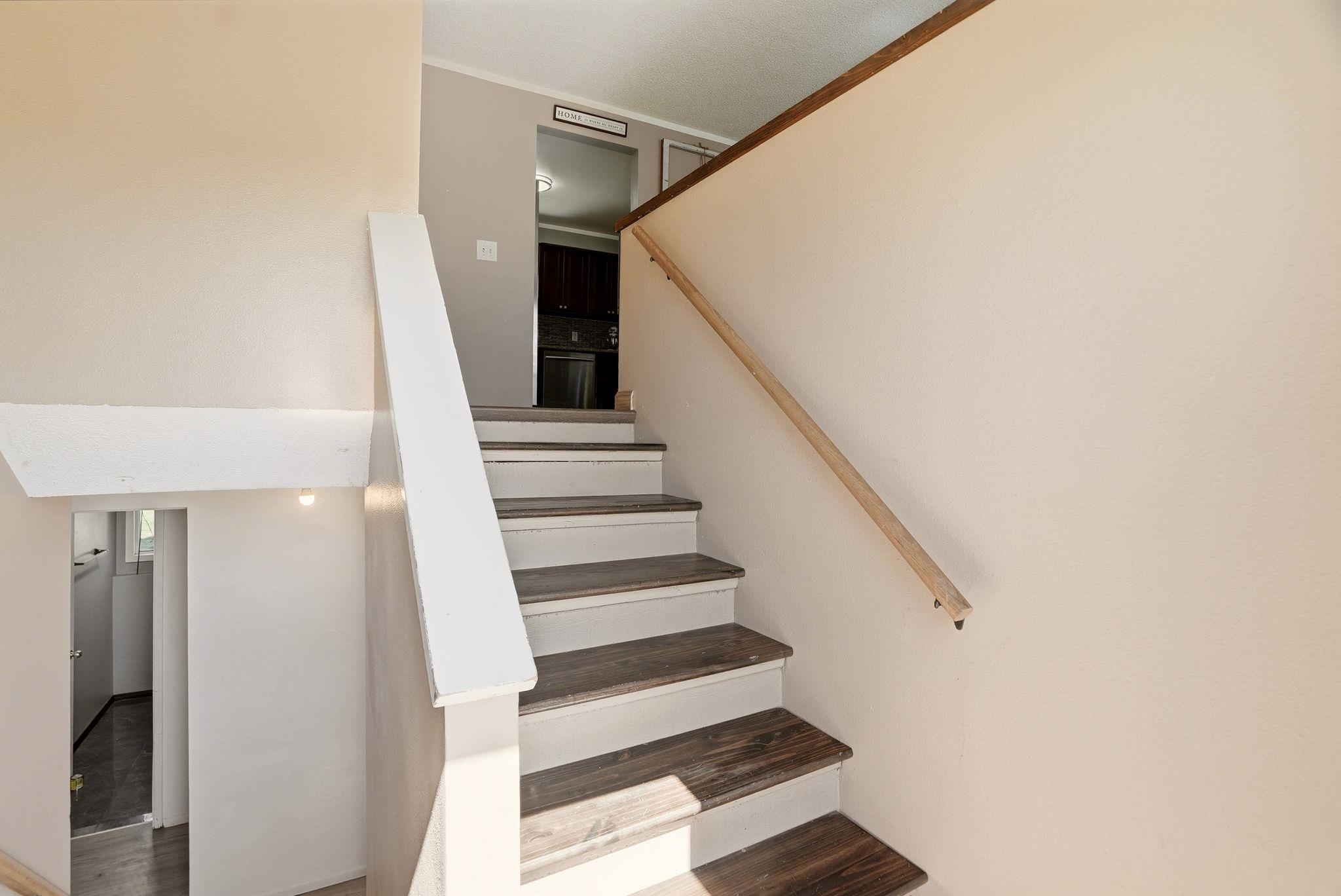 1409 East Gordon Court Spokane, WA 99207 - Photo 3 of 32