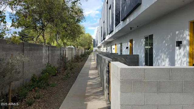 a view of entryway with interior