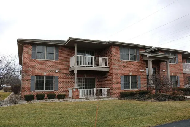 a house that has a lot of windows on it