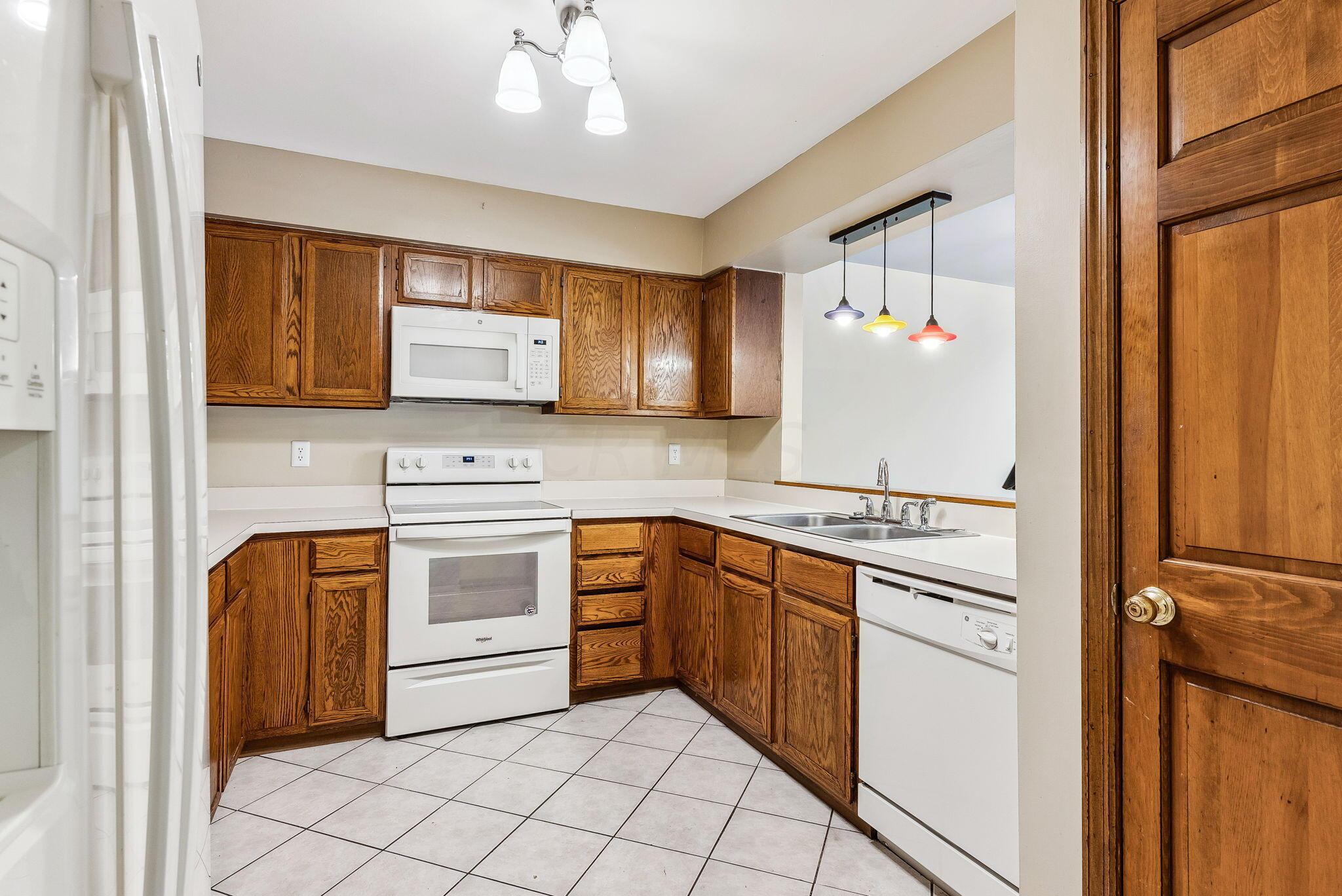 2164 Sandston Road Columbus, OH 43220 - Photo 13 of 55 UPDATED APPLIANCES