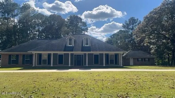 $344,000 | 1125 Deerfield Road, Summit, MS 39666