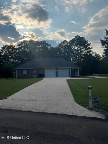 $344,000 | 1125 Deerfield Road, Summit, MS 39666