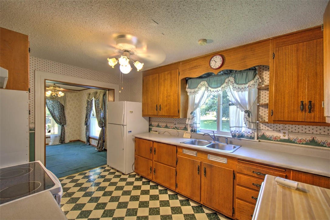 2520 South Esther Avenue Decatur, IL 62521 - Photo 9 of 30