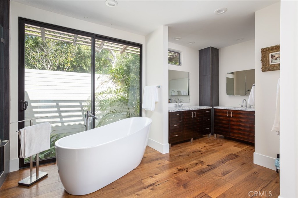 1401 Emerald Bay Laguna Beach, CA 92651 - Photo 14 of 28