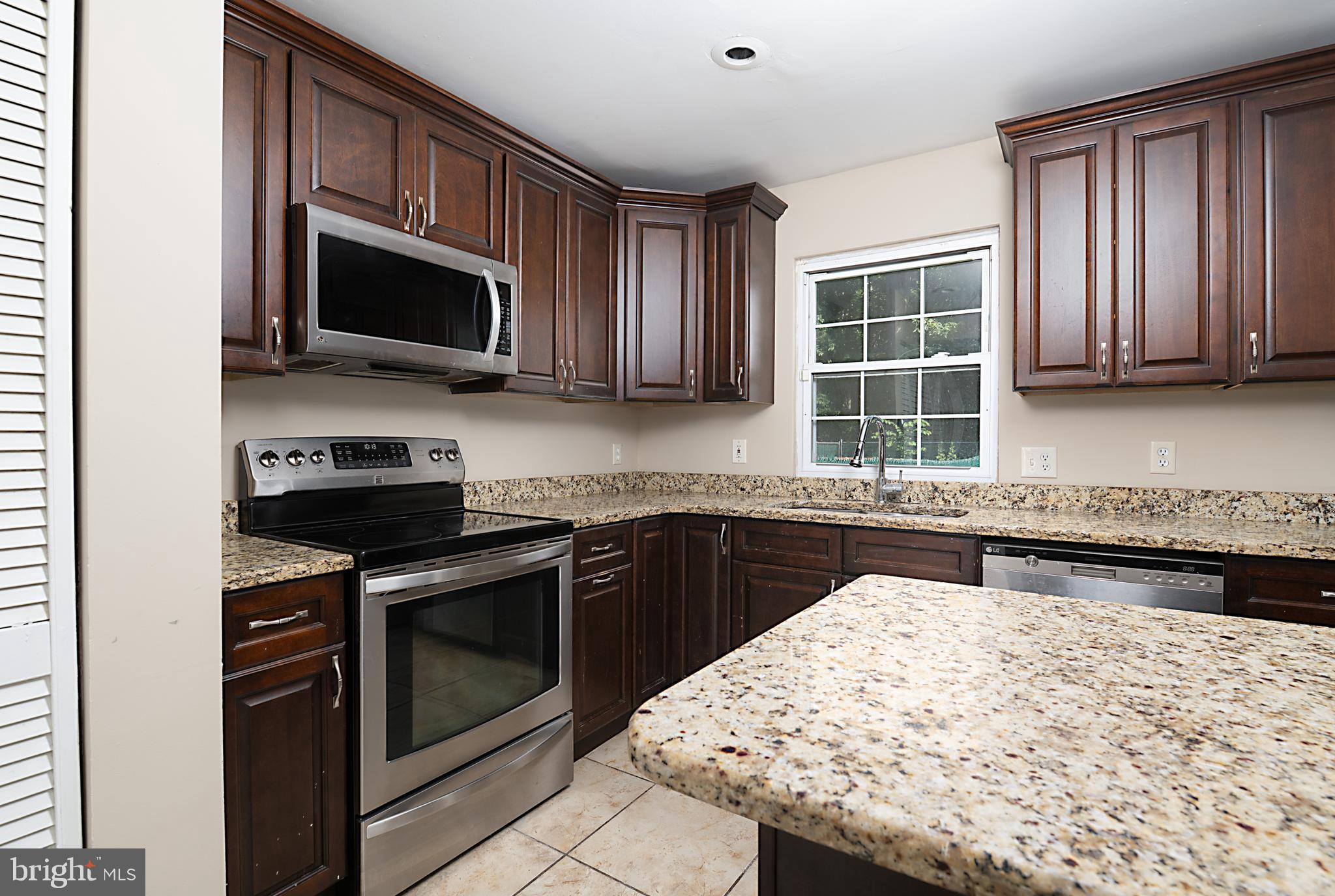 30 Lanford Road New Castle, DE 19720 - Photo 9 of 21 Kitchen