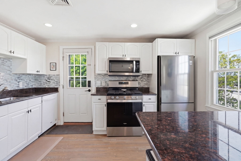 11 Columbia Road, Unit 8 Wakefield, MA 01880 - Photo 4 of 30