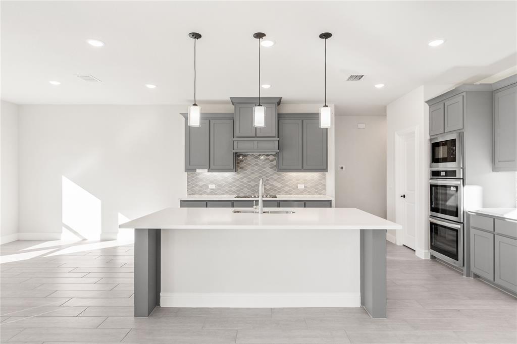 623 Crystal Lk Lane Red Oak, TX 75154 - Photo 11 of 36