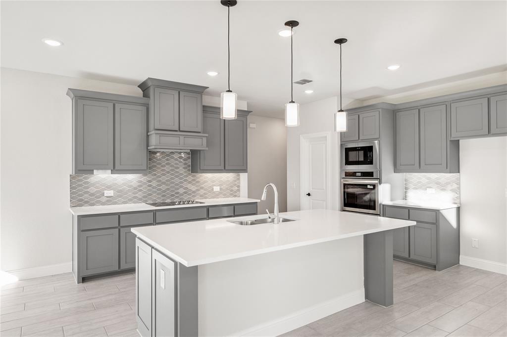 623 Crystal Lk Lane Red Oak, TX 75154 - Photo 12 of 36