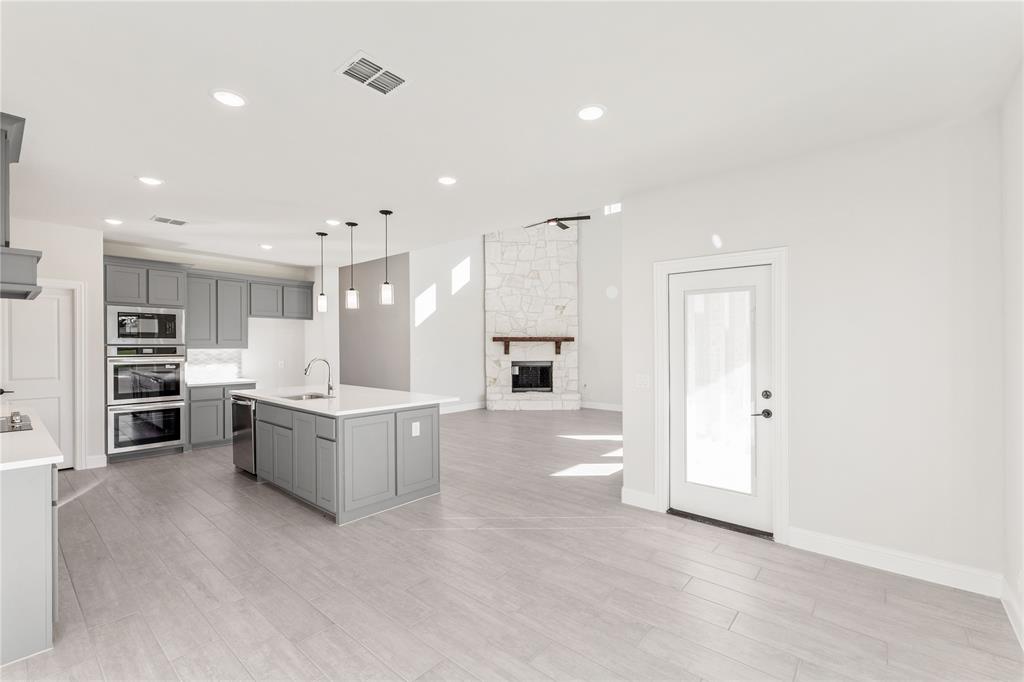 623 Crystal Lk Lane Red Oak, TX 75154 - Photo 14 of 36