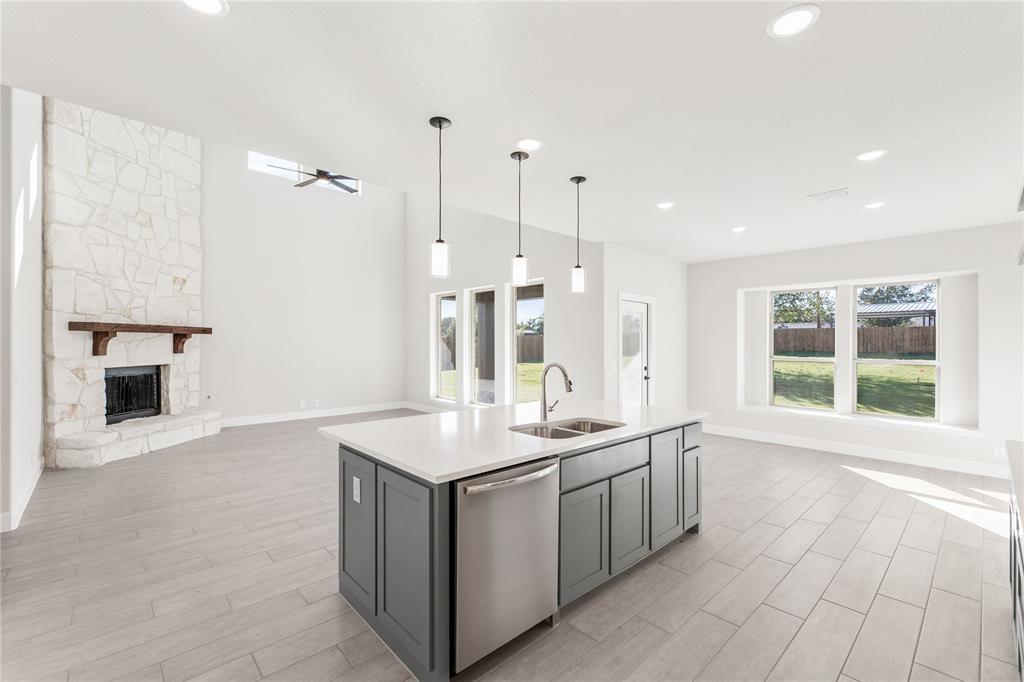 623 Crystal Lk Lane Red Oak, TX 75154 - Photo 15 of 36