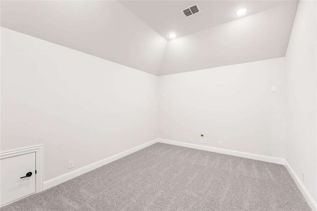 623 Crystal Lk Lane Red Oak, TX 75154 - Photo 25 of 36