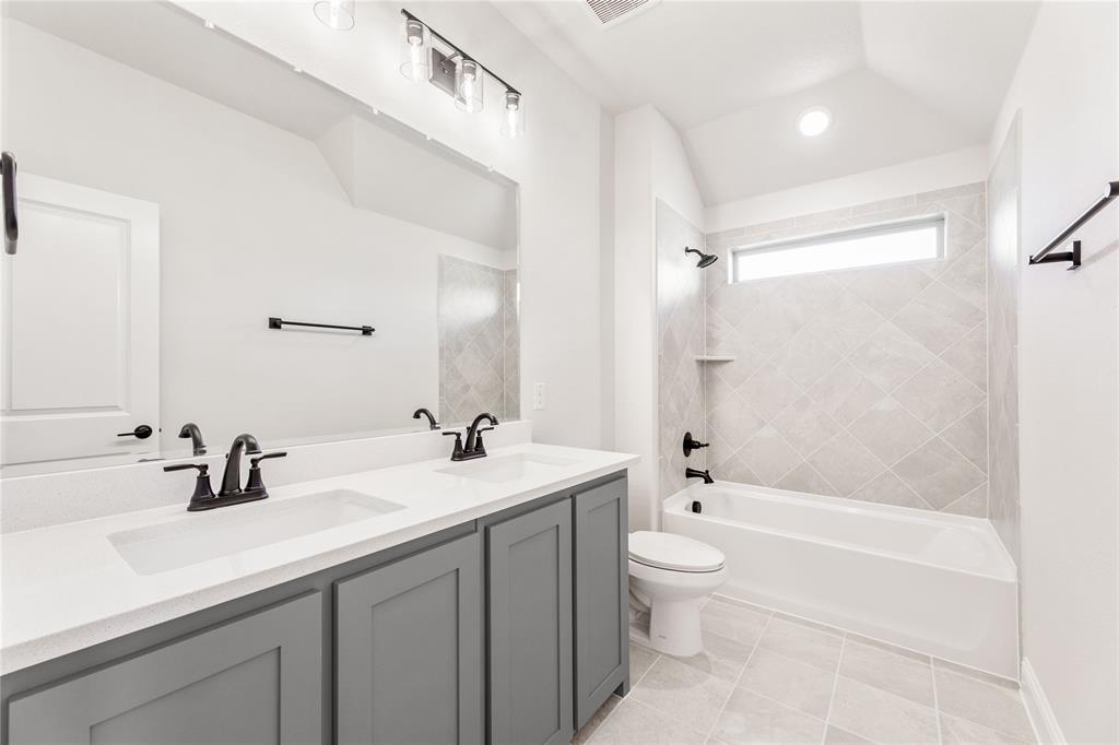 623 Crystal Lk Lane Red Oak, TX 75154 - Photo 31 of 36