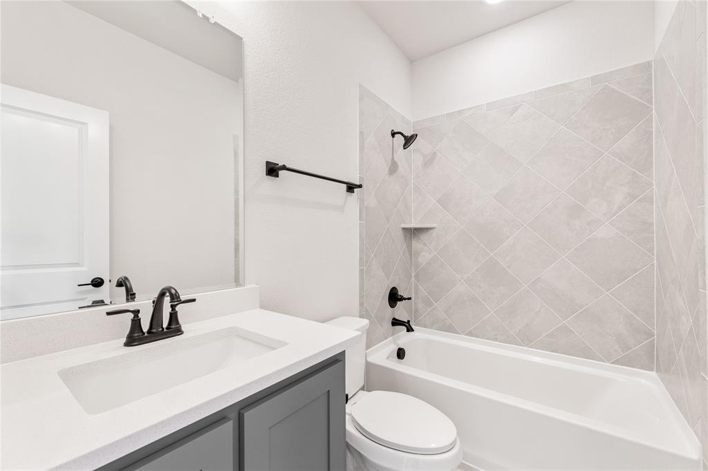 623 Crystal Lk Lane Red Oak, TX 75154 - Photo 32 of 36