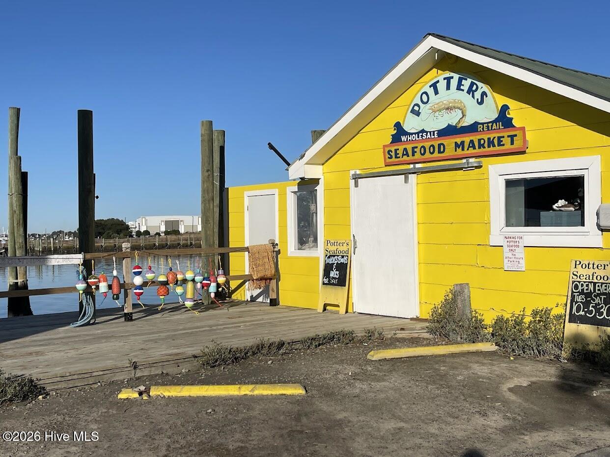 558 Mission Road Southport, NC 28461 - Photo 49 of 51 Southport Fish Market