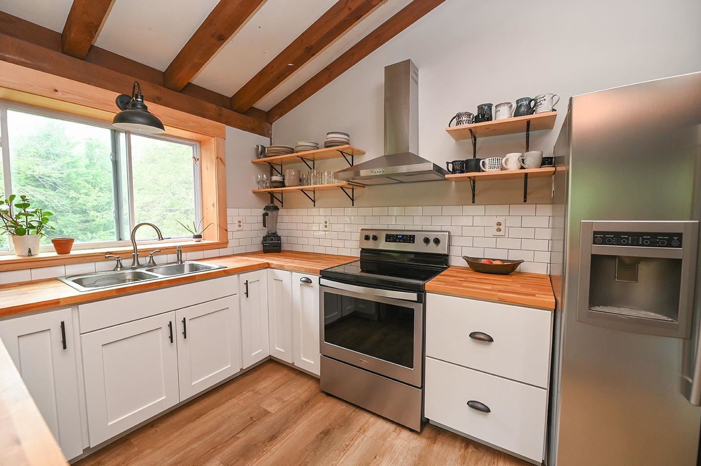 103 Island Pond Road Derry, NH 03038 - Photo 1 of 39