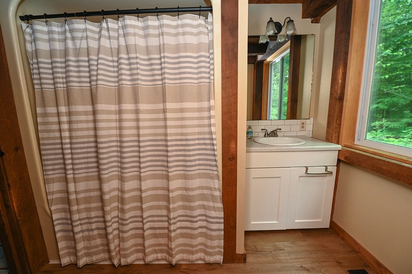 103 Island Pond Road Derry, NH 03038 - Photo 17 of 39