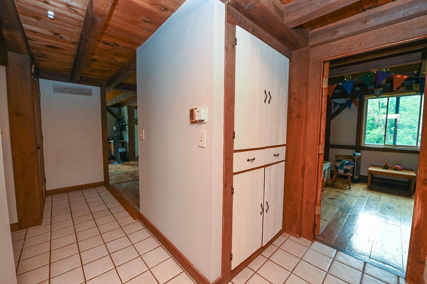 103 Island Pond Road Derry, NH 03038 - Photo 18 of 39