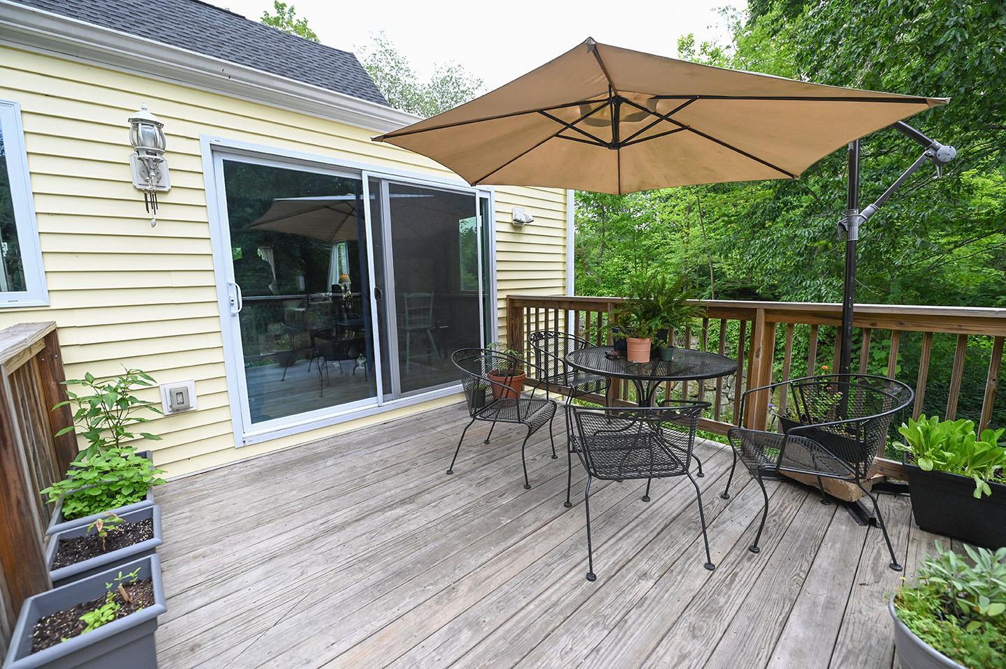 103 Island Pond Road Derry, NH 03038 - Photo 29 of 39