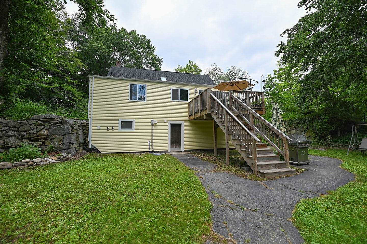 103 Island Pond Road Derry, NH 03038 - Photo 31 of 39