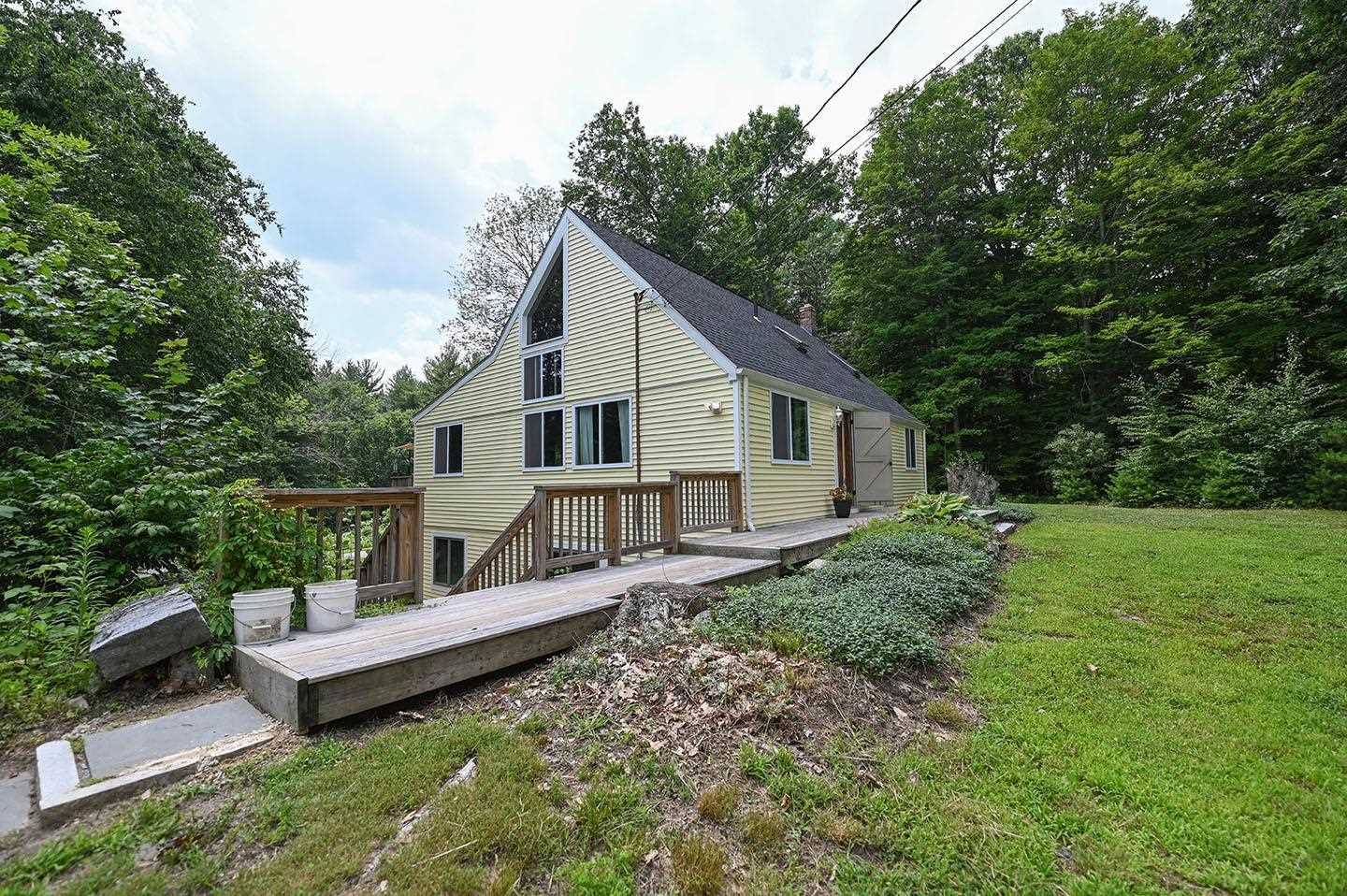 103 Island Pond Road Derry, NH 03038 - Photo 33 of 39