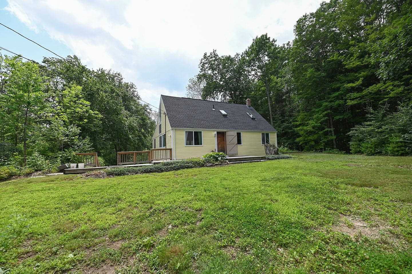 103 Island Pond Road Derry, NH 03038 - Photo 34 of 39