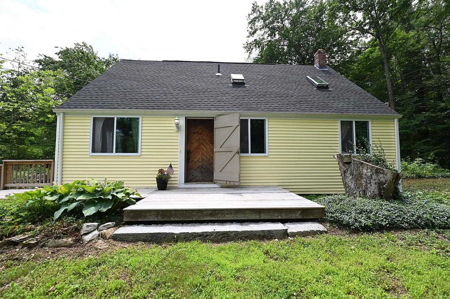 103 Island Pond Road Derry, NH 03038 - Photo 36 of 39