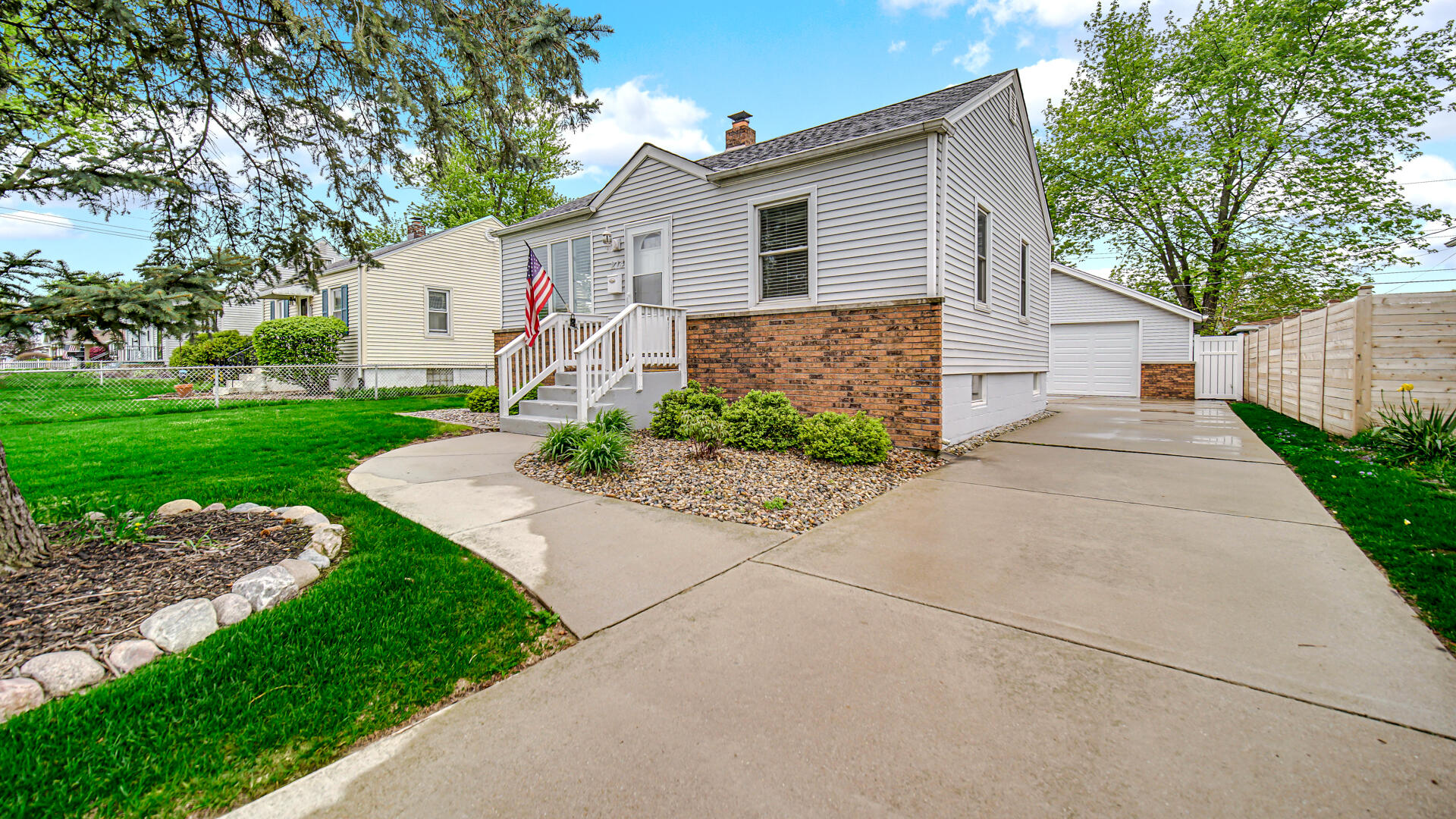 214 North Jay Avenue Griffith, IN 46319 - Photo 1 of 19 1920x1080