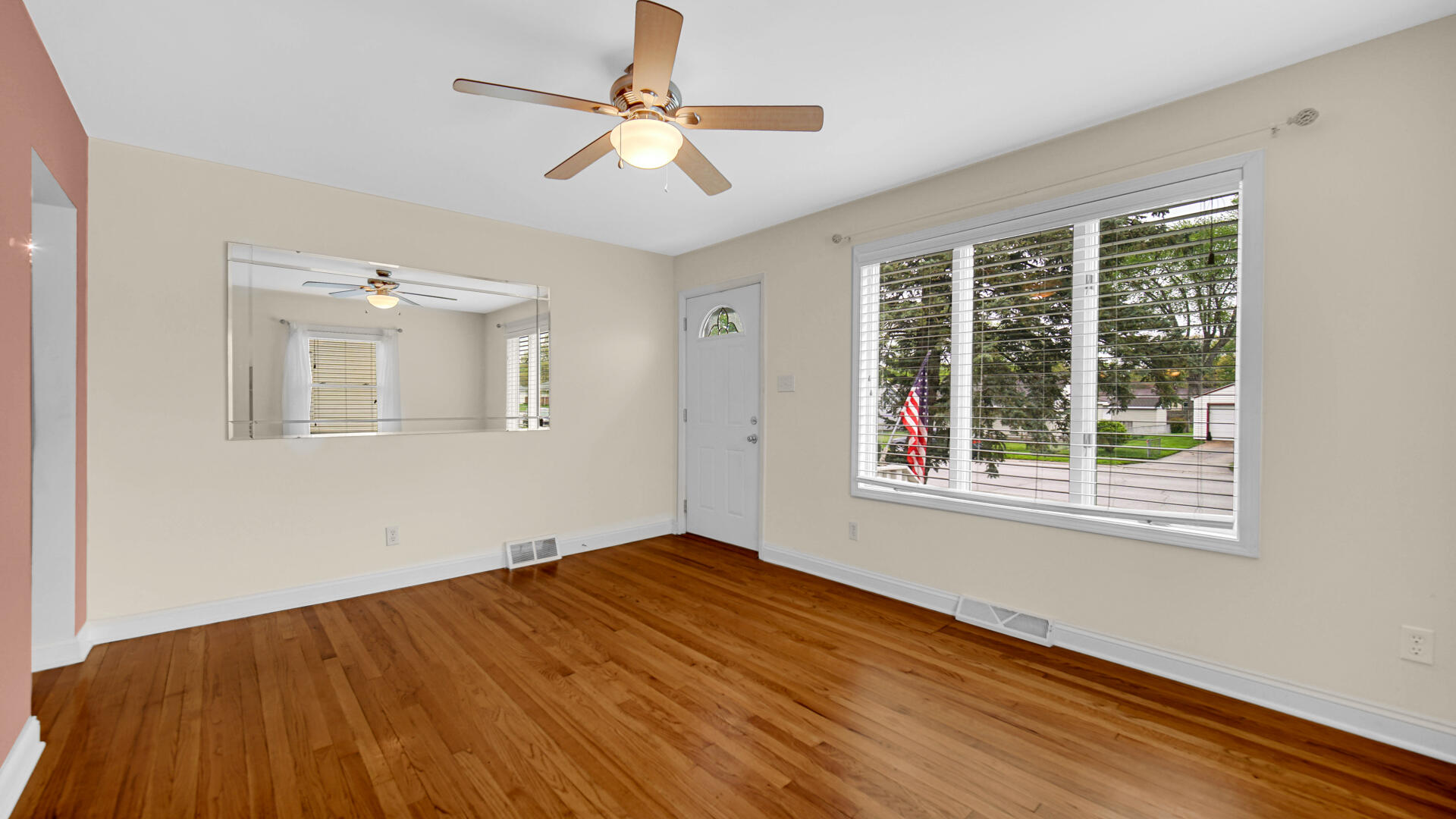 214 North Jay Avenue Griffith, IN 46319 - Photo 10 of 19 1920x1080