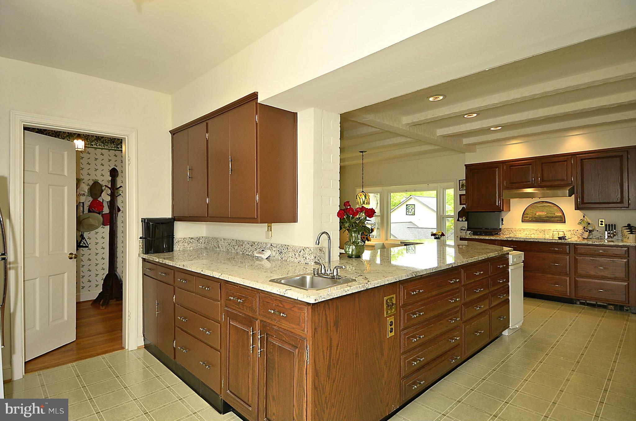 6300 Poe Road Bethesda, MD 20817 - Photo 16 of 29 Kitchen