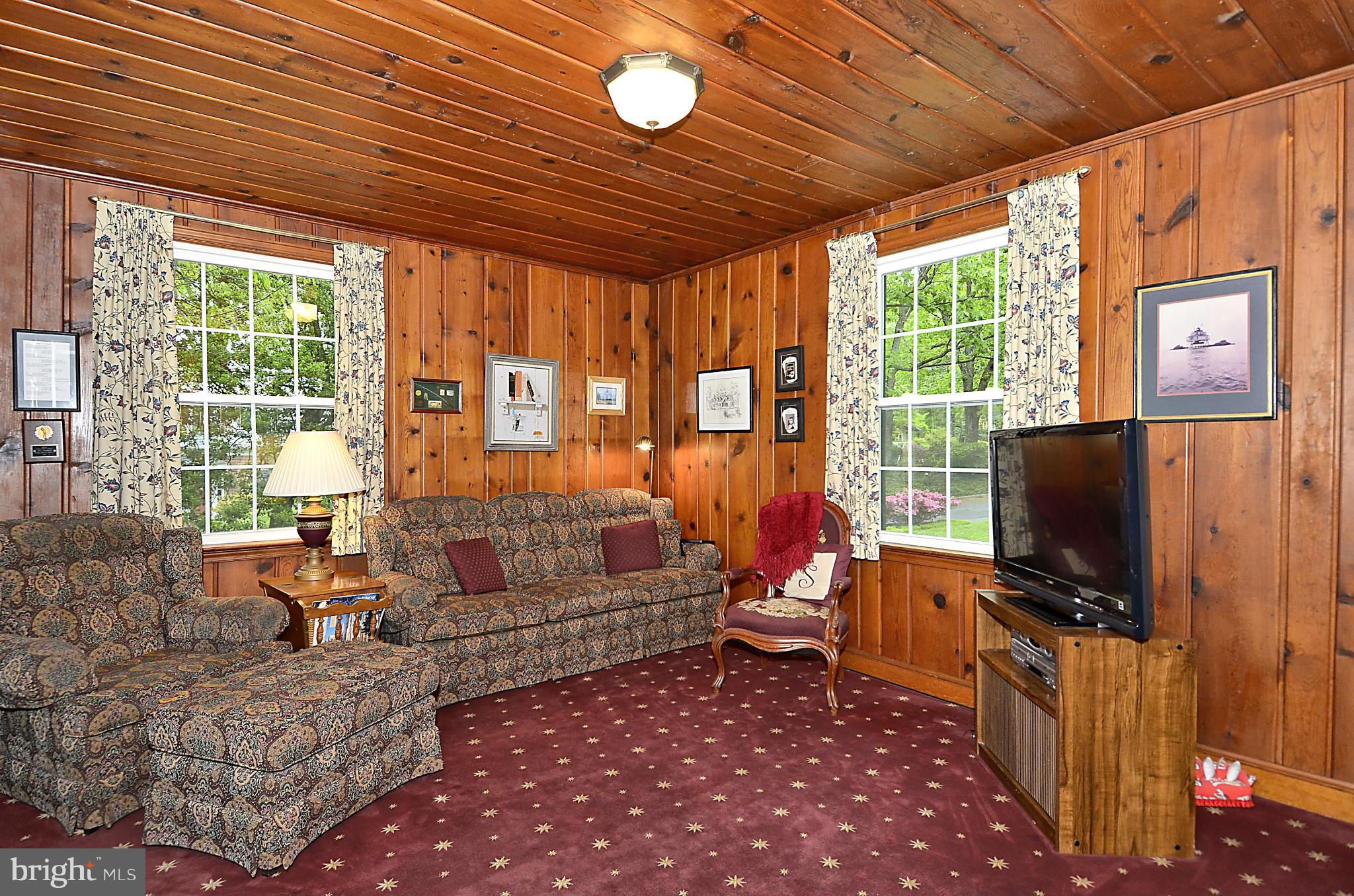 6300 Poe Road Bethesda, MD 20817 - Photo 18 of 29 Family Room