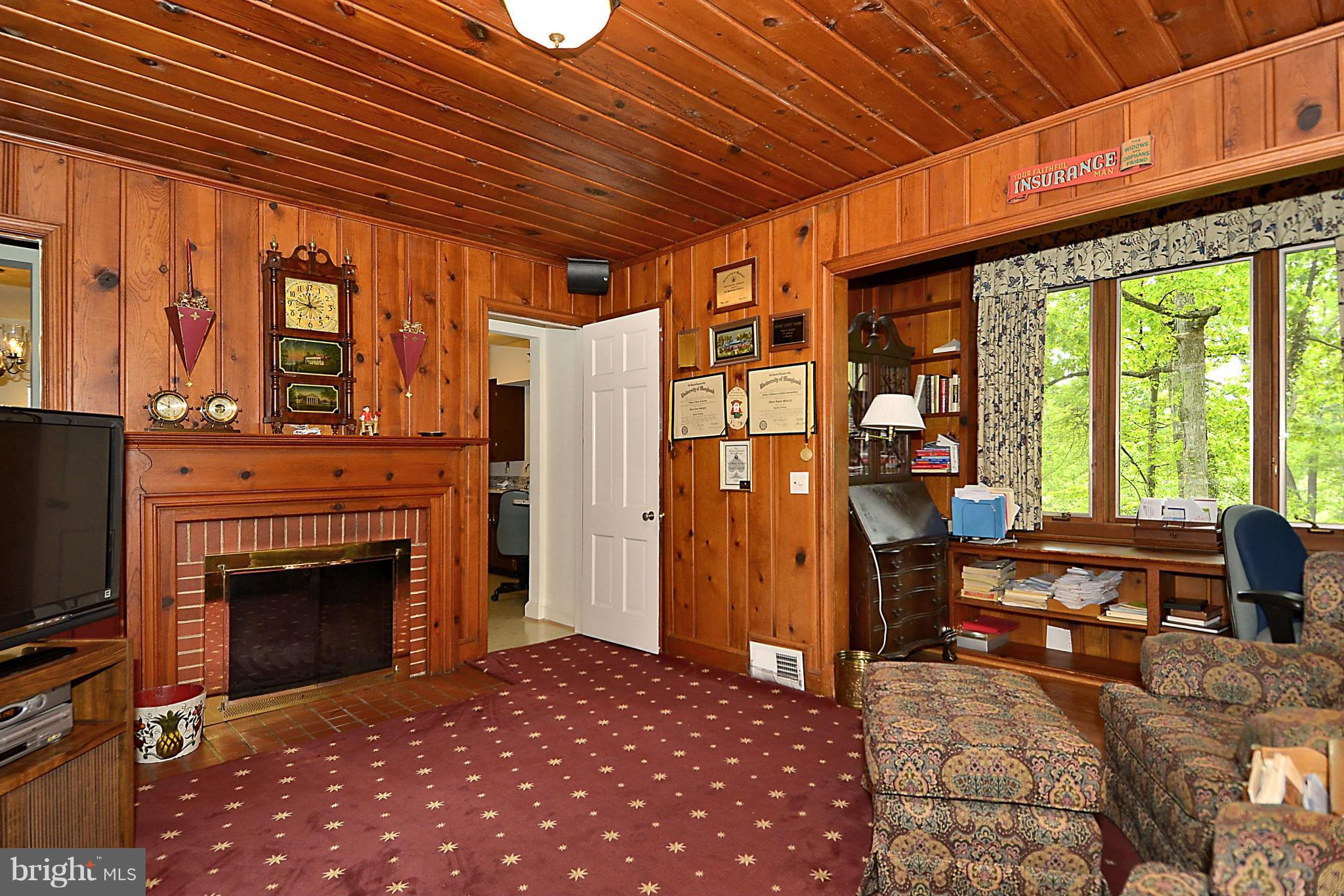 6300 Poe Road Bethesda, MD 20817 - Photo 19 of 29 Family Room