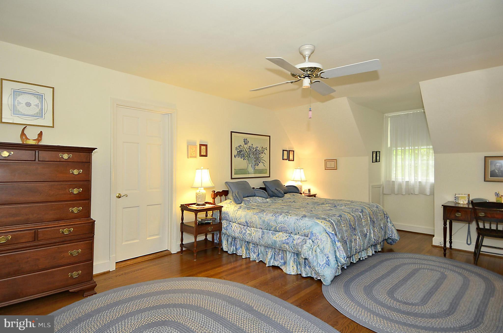 6300 Poe Road Bethesda, MD 20817 - Photo 22 of 29 Bedroom (Master)