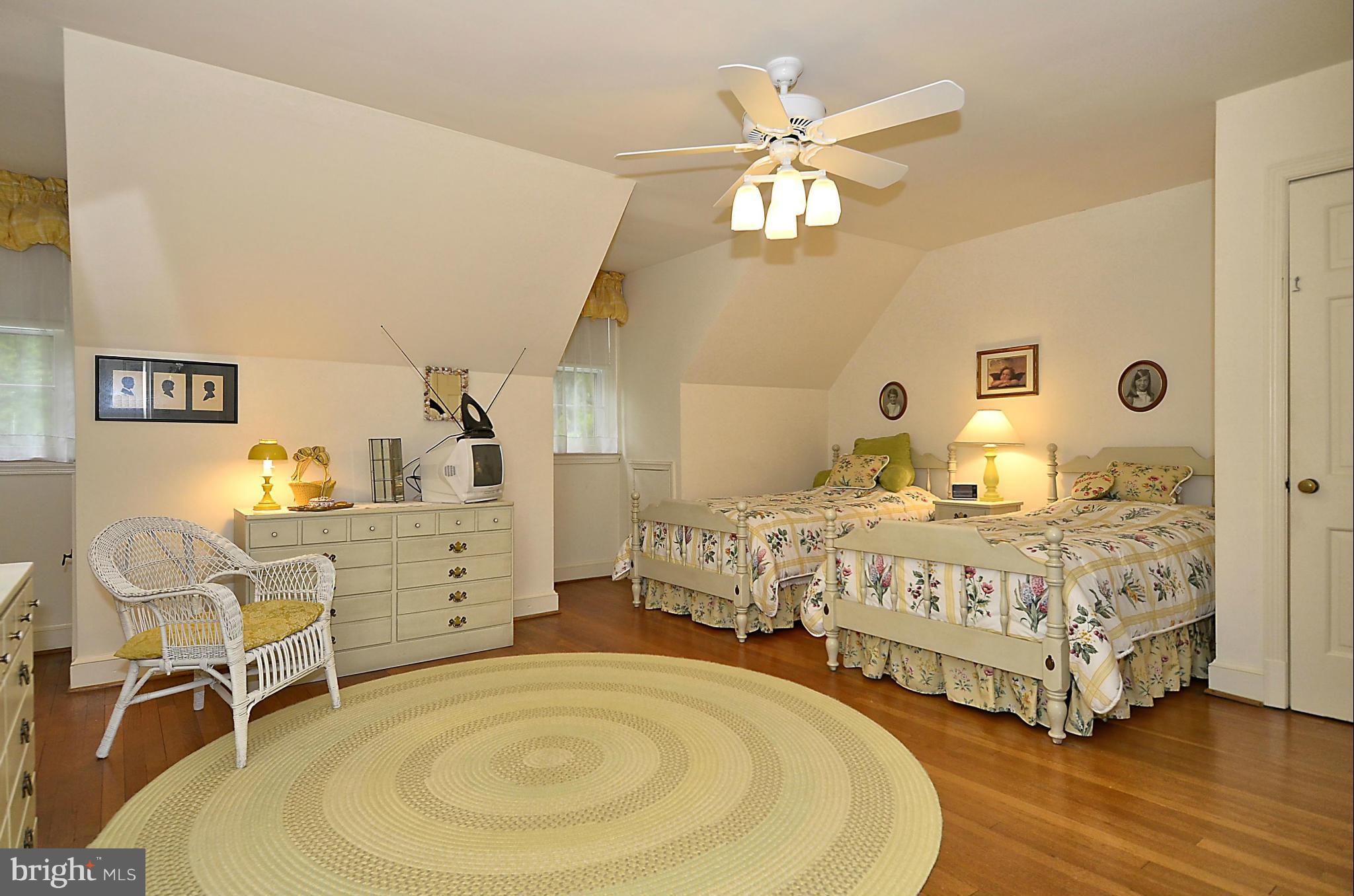 6300 Poe Road Bethesda, MD 20817 - Photo 25 of 29 Bedroom