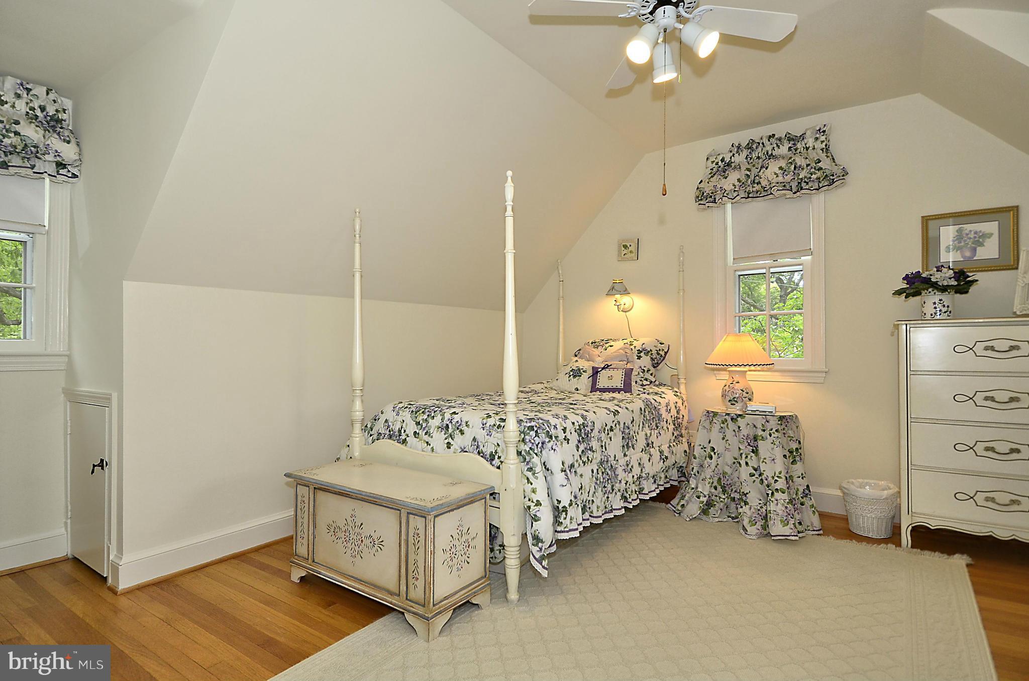 6300 Poe Road Bethesda, MD 20817 - Photo 26 of 29 Bedroom