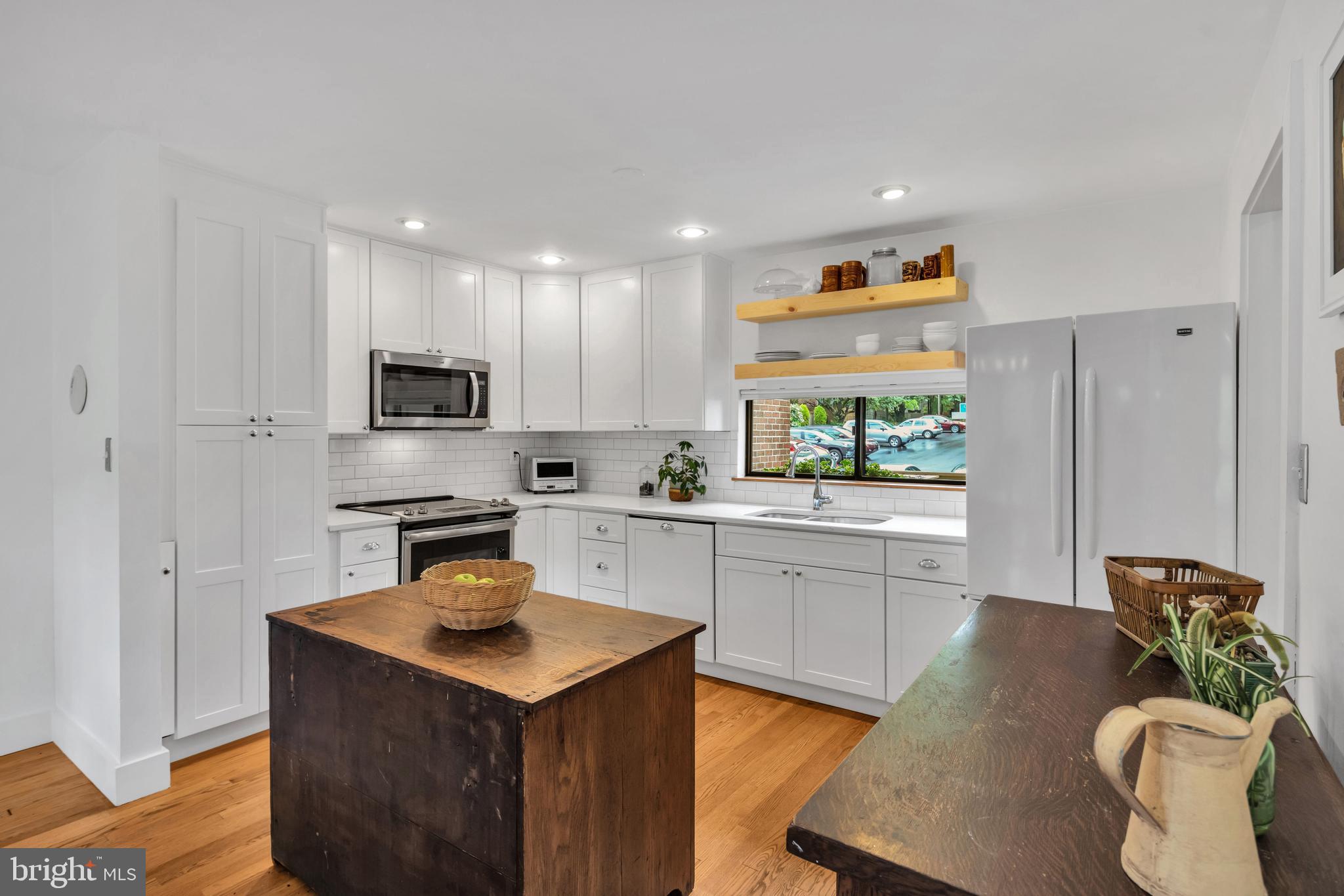 11738 Indian Ridge Road Reston, VA 20191 - Photo 4 of 26