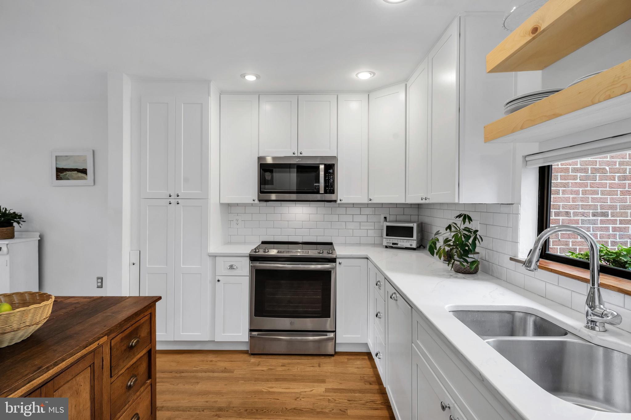 11738 Indian Ridge Road Reston, VA 20191 - Photo 8 of 26
