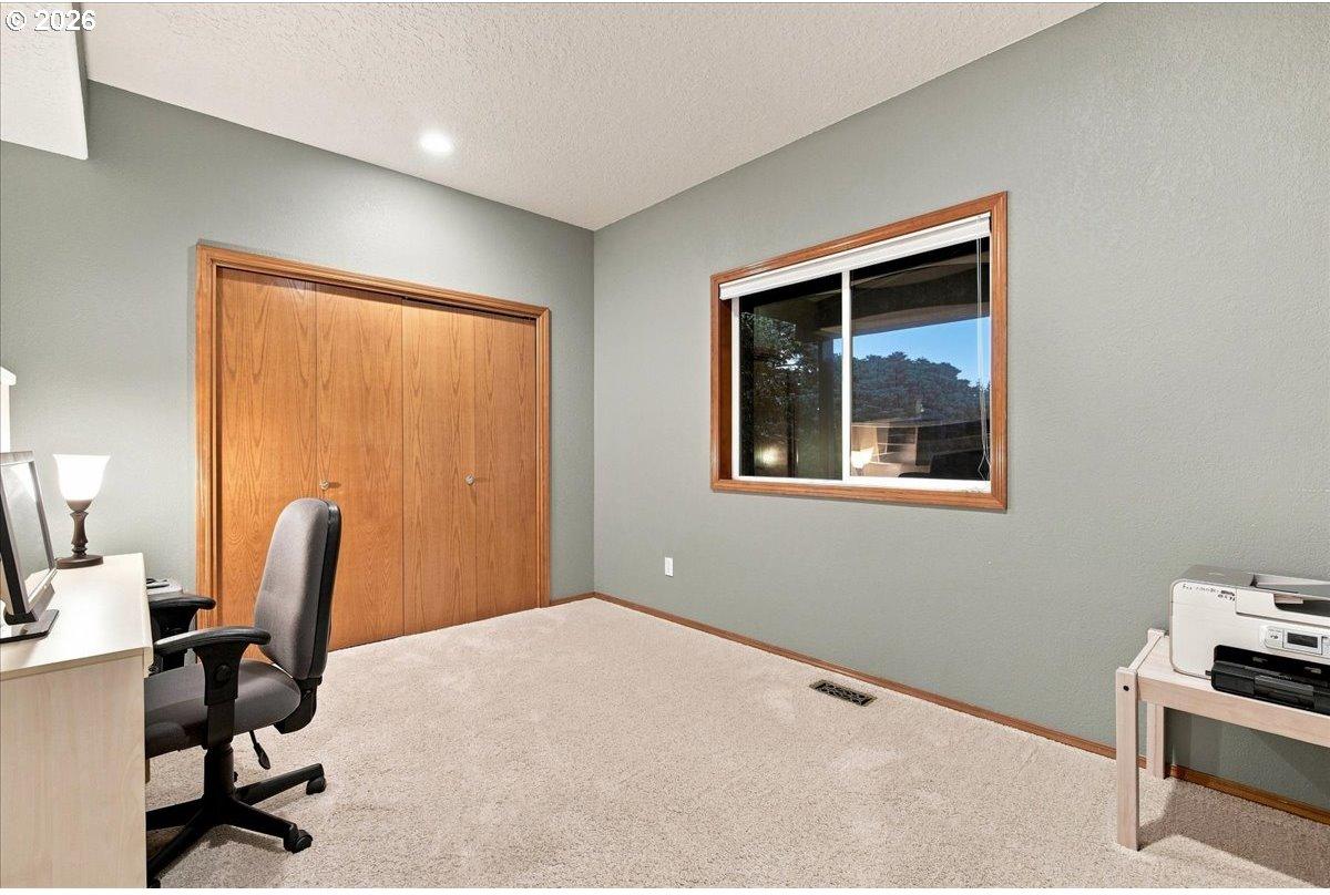 6510 Northwest 209th Street Ridgefield, WA 98642 - Photo 38 of 48 Bedroom
