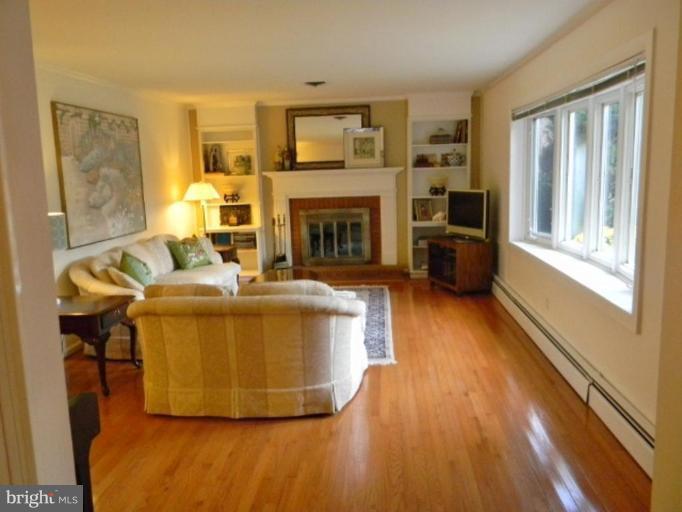 4420 Laurel Road Alexandria, VA 22309 - Photo 2 of 24 Living room with bay window and gleaming wood floo