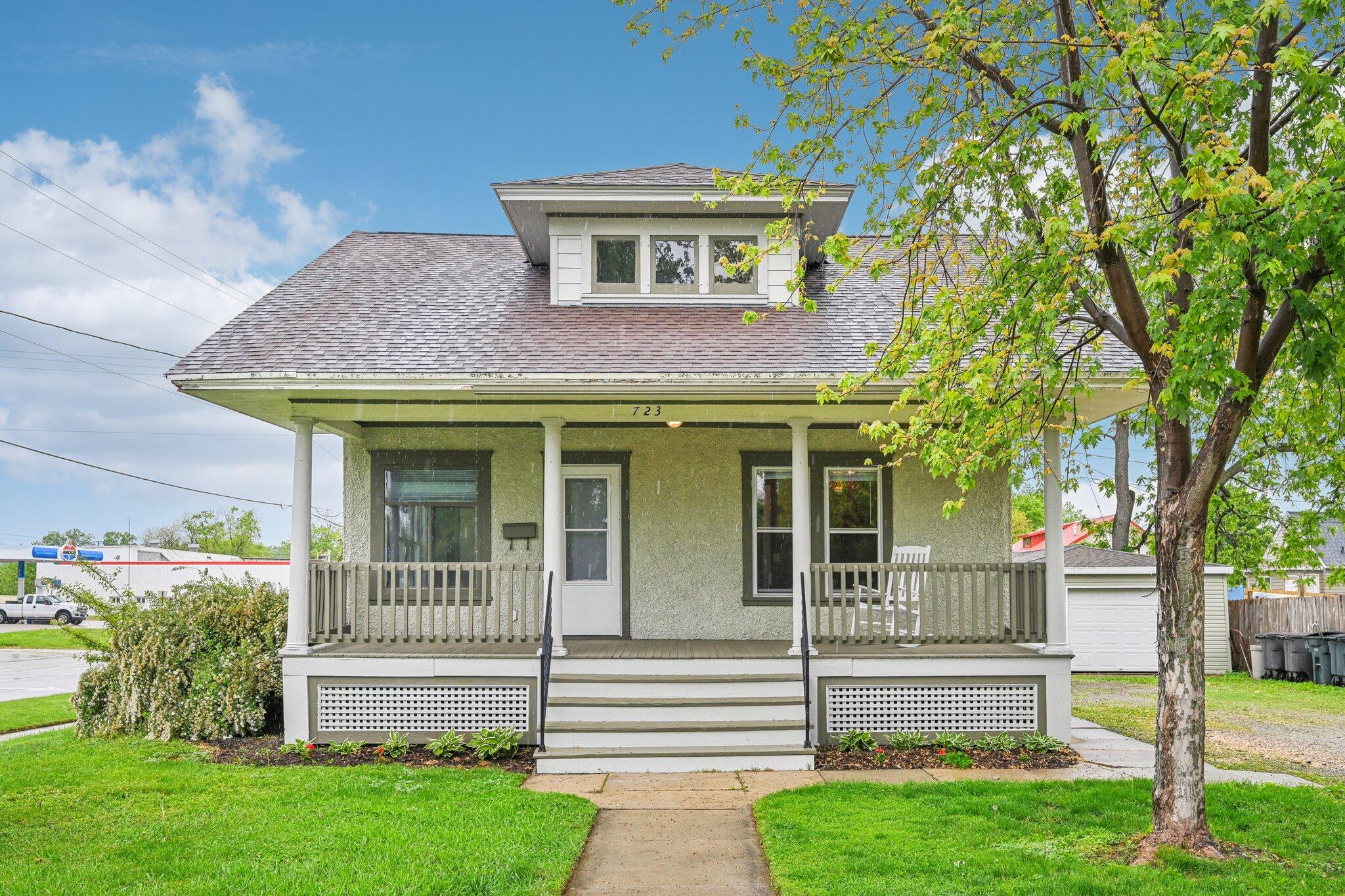 723 South Center Avenue Jefferson, WI 53549 - Photo 1 of 1 Welcome Home!