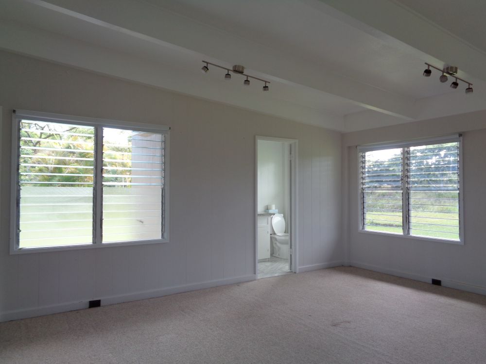 360 A Lama Street Hilo, HI 96720 - Photo 16 of 28 a view of an empty room with a window